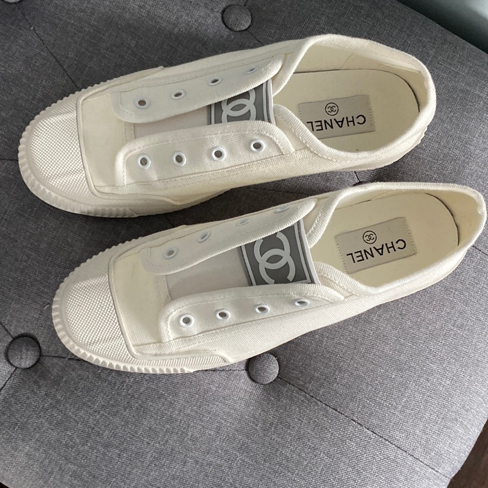 Canvas sneakers
